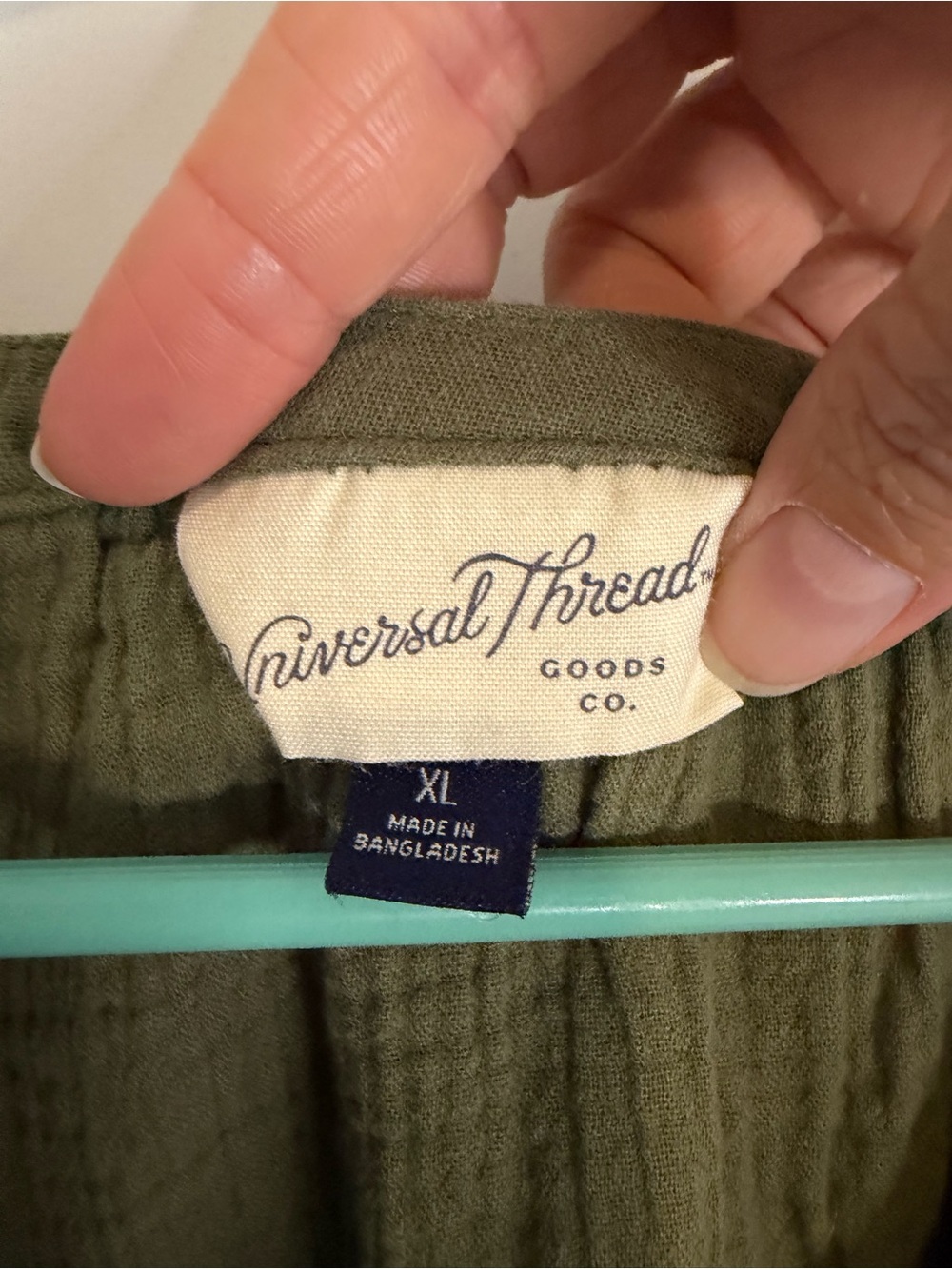 3/$20 Universal Thread Olive Green Textured V-Neck Short Sleeve Short Top - Picture 3 of 4